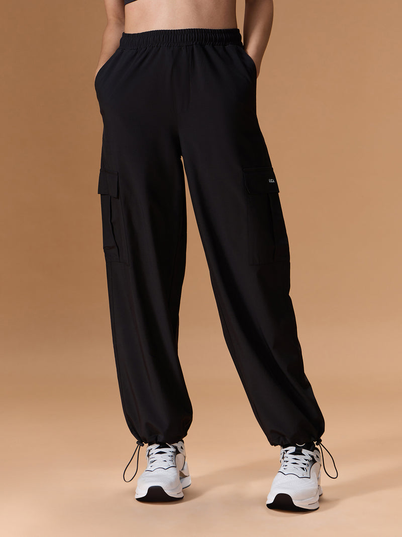 High Waist Cargo Pants In Max Dry Fabric Black